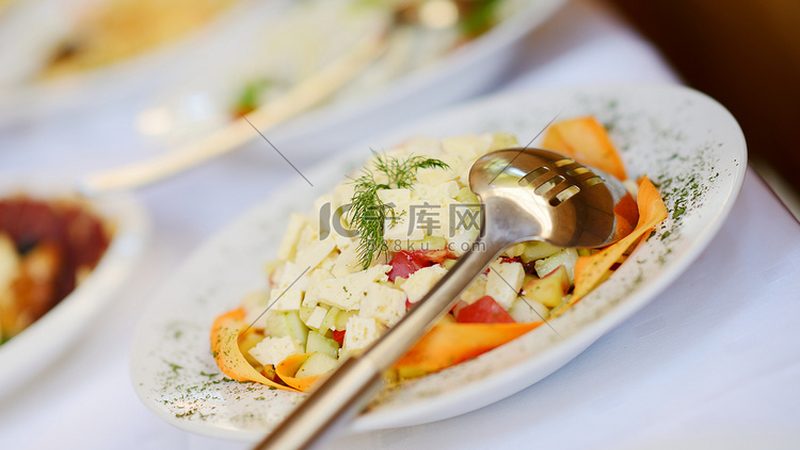 礼盒设计：个性化与美观并重